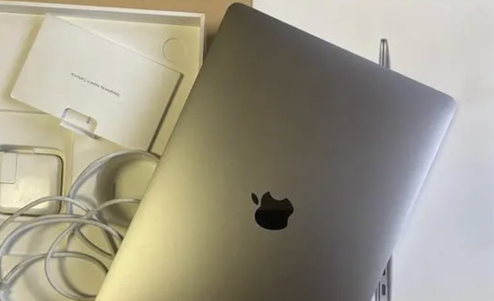 Apple MacBook Air M3 笔记本电脑推出