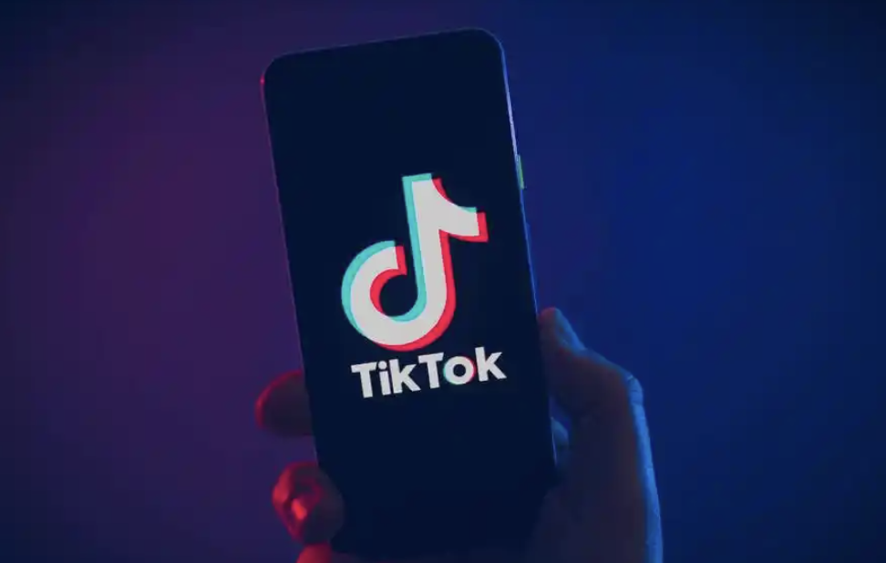 “极限自救”中的TikTok：太好了，是特朗普，我们有救了 