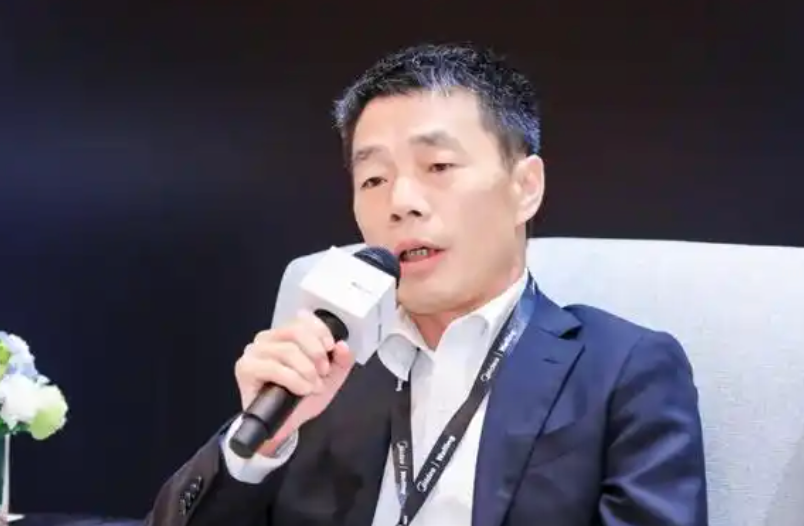 美的集团：伏拥军辞任副总裁