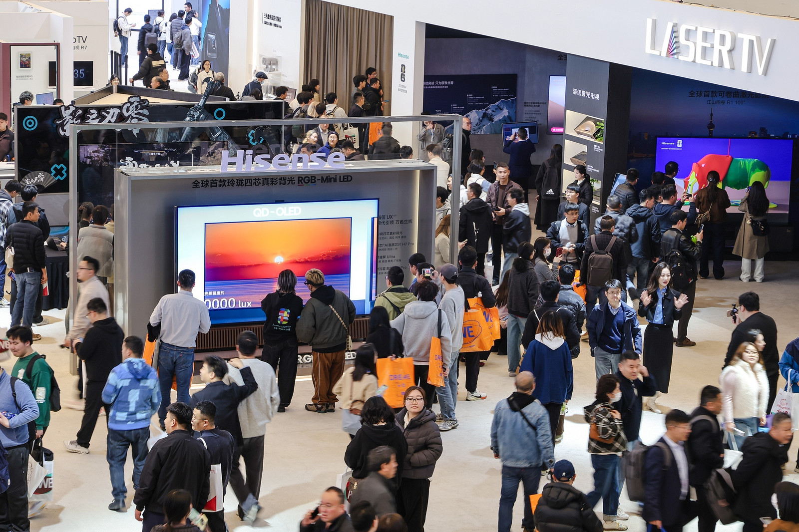 RGB-Mini LED电视月销量翻3倍，重构未来“视界”