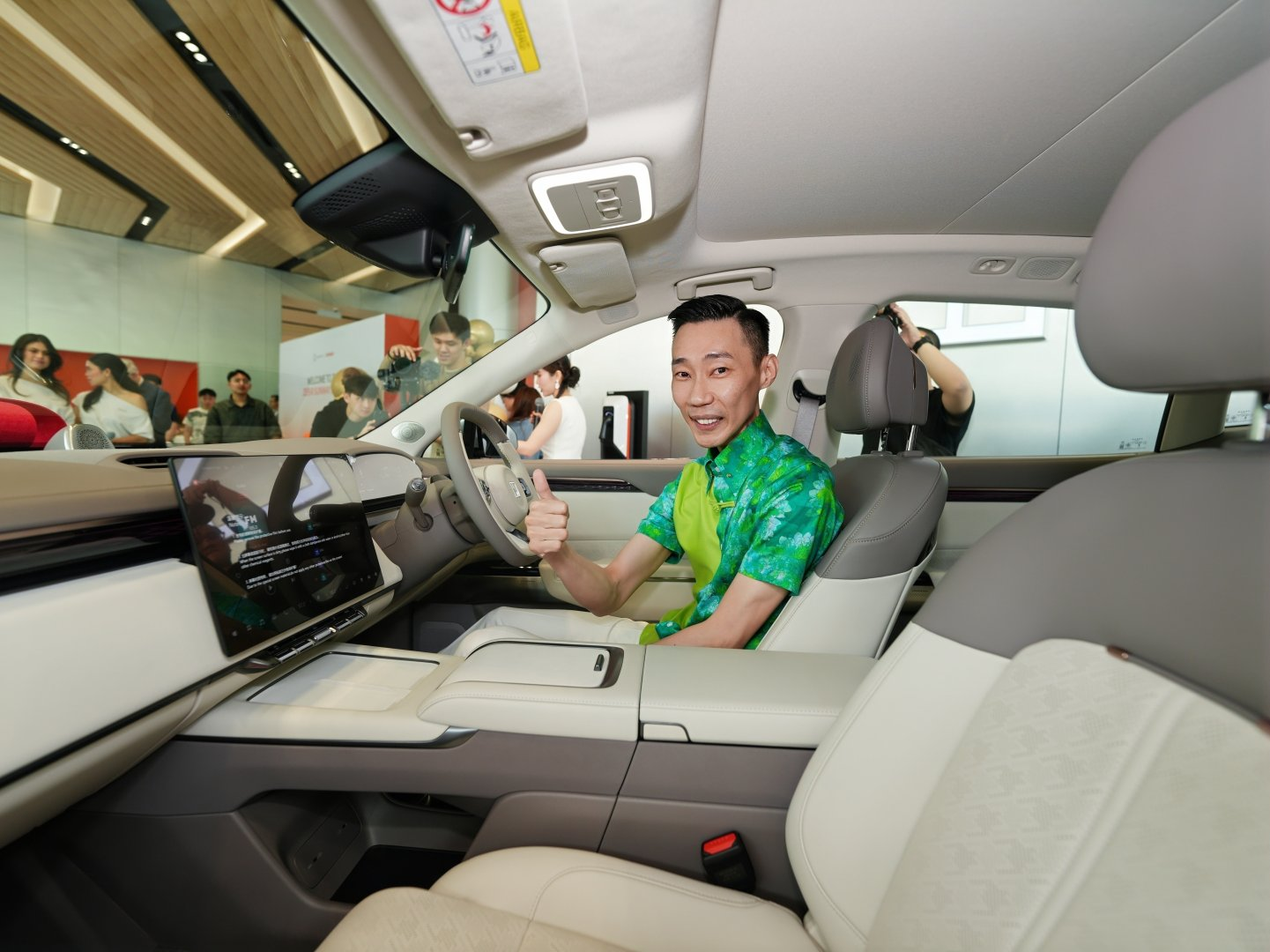 极氪7X国内卖20万国外卖50万，我看到中国制造的B面