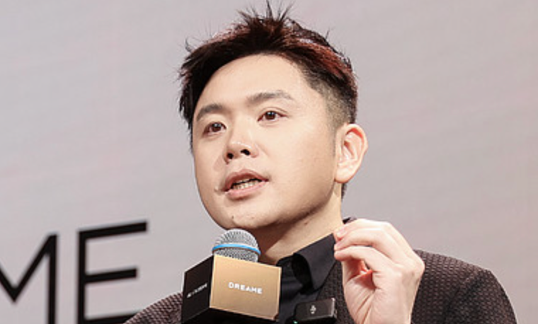 俞浩炮轰小红书，小米造谣者被拘，皮阿诺迎来新东家