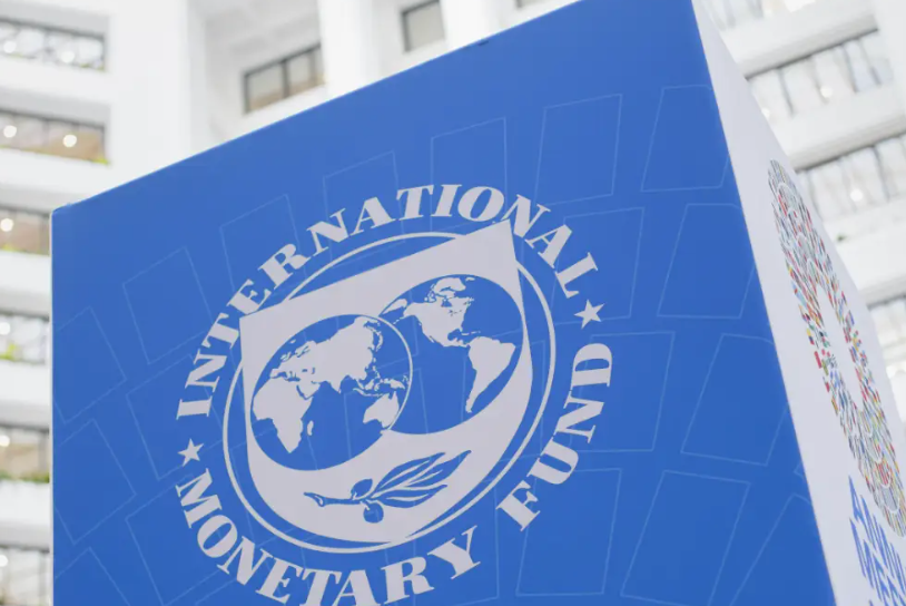 IMF下调世界经济增长预期 上调中国增长预期