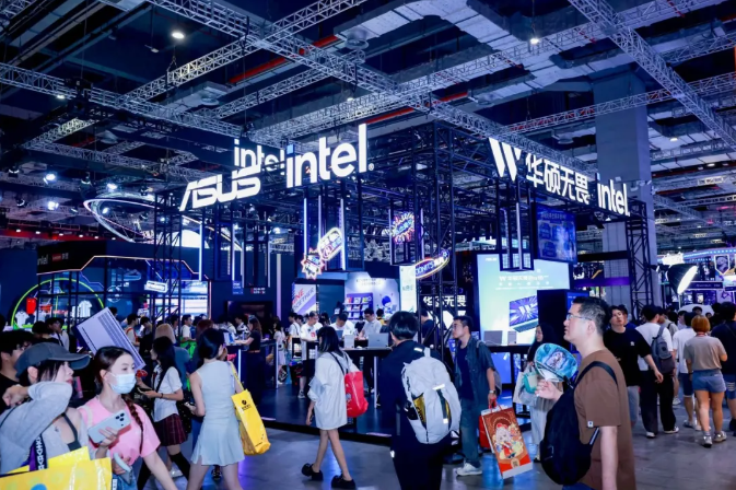 酷睿Ultra战力Plus，英特尔携九大合作伙伴亮相Bilibili World 2026